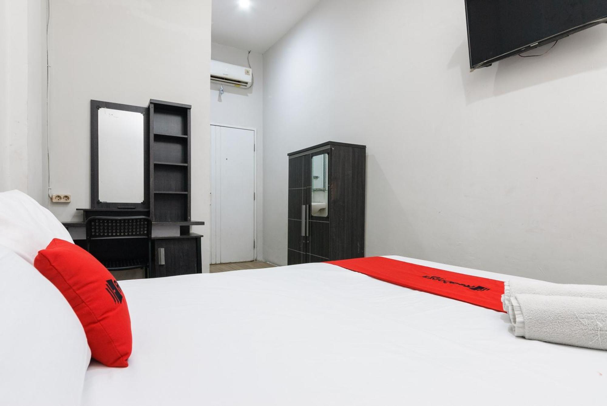 Reddoorz Near Mandaya Royal Hospital Puri Hotel ทังเกอรัง ภายนอก รูปภาพ