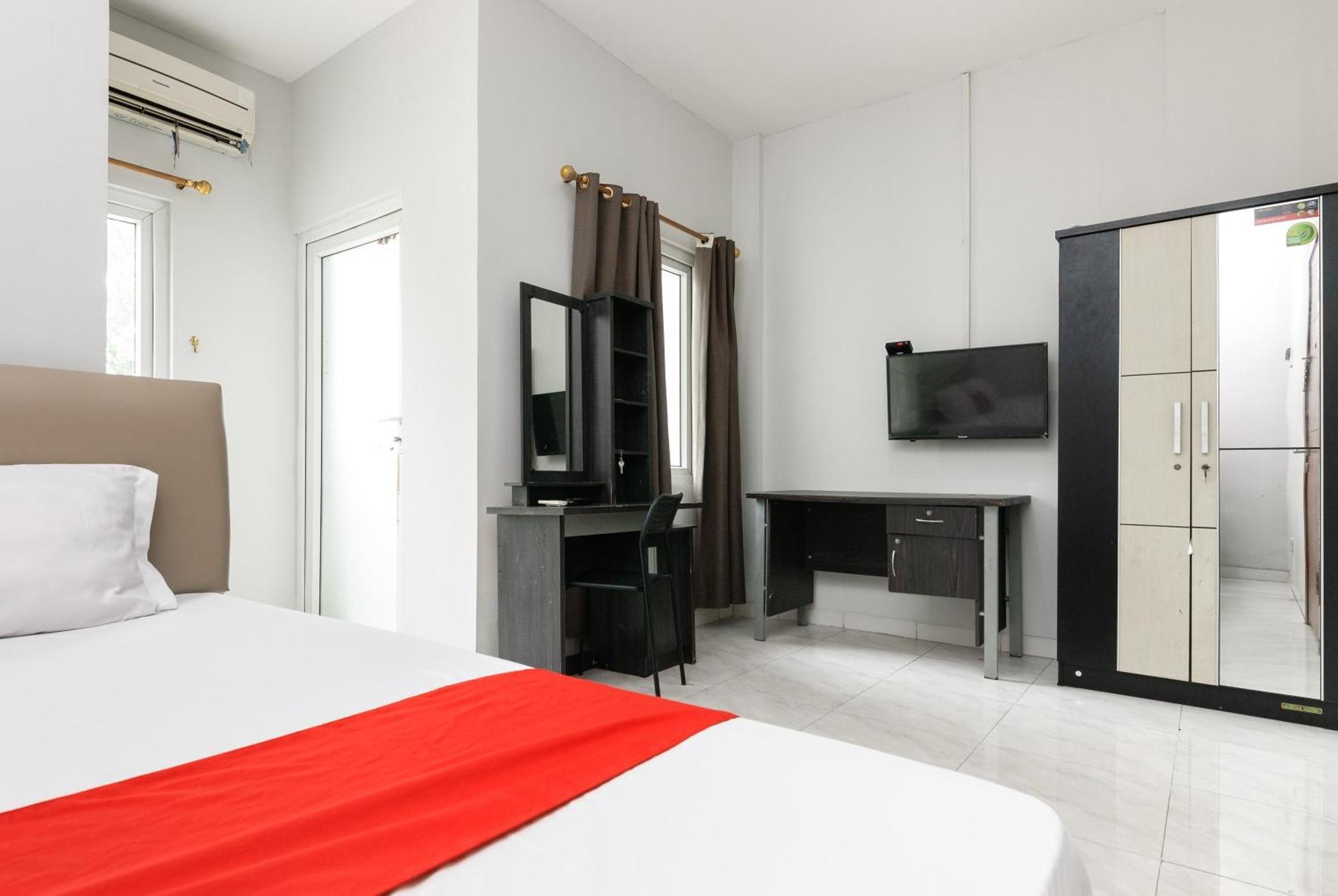 Reddoorz Near Mandaya Royal Hospital Puri Hotel ทังเกอรัง ภายนอก รูปภาพ