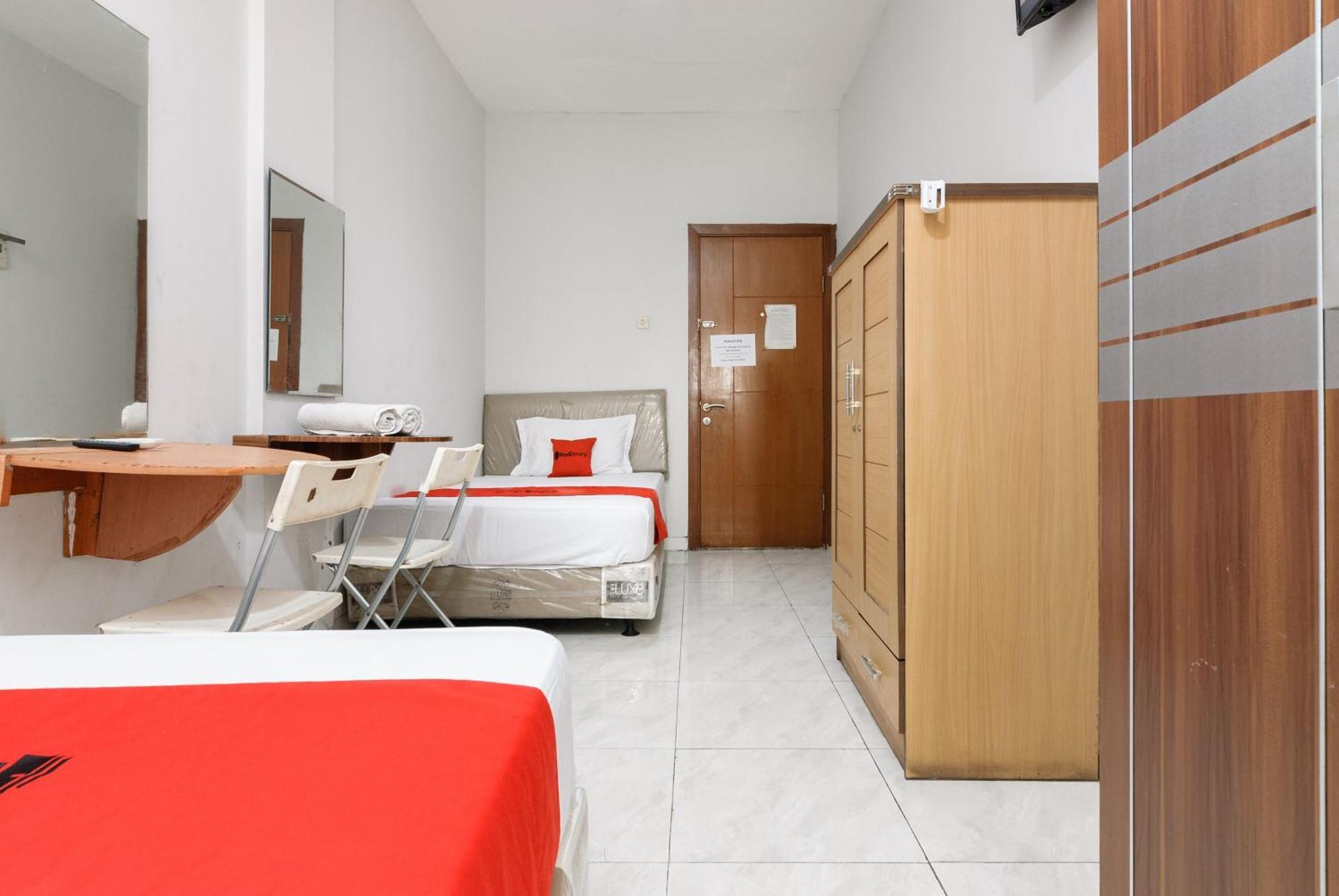 Reddoorz Near Mandaya Royal Hospital Puri Hotel ทังเกอรัง ภายนอก รูปภาพ