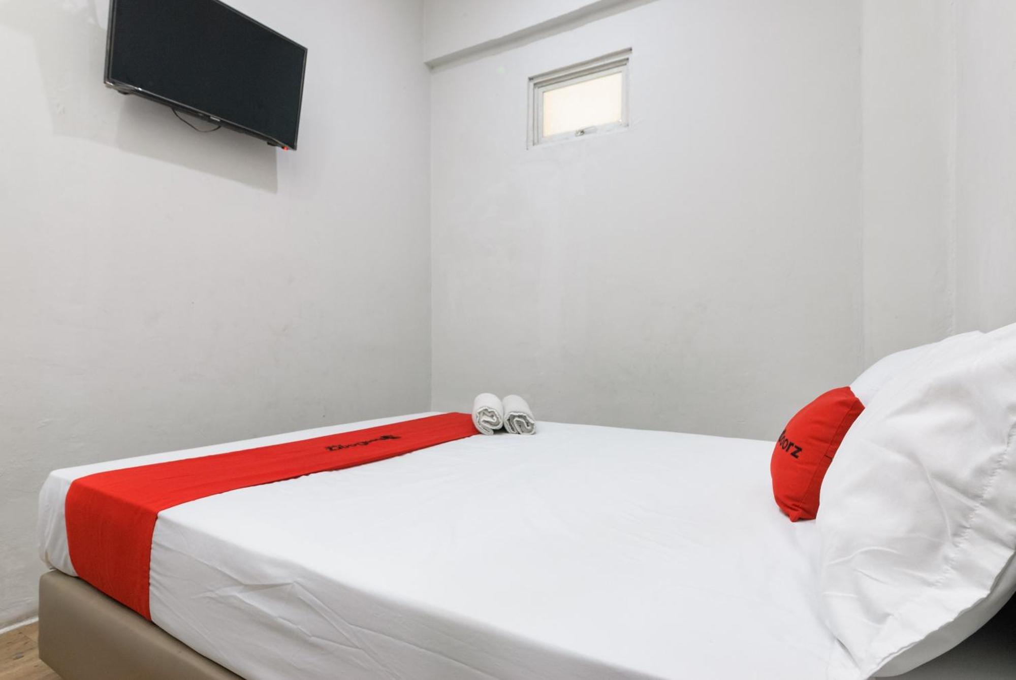 Reddoorz Near Mandaya Royal Hospital Puri Hotel ทังเกอรัง ภายนอก รูปภาพ